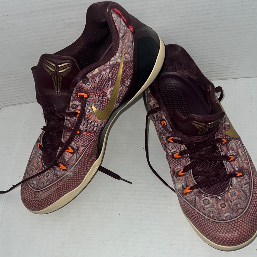 Nike Kobe 9 IX EM Silk Road Men Size 12
US Merlot Metallic